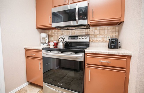 Branson Condo | No Stairs! Great View - Massage Chair - Central Branson- Heated Pool-King Beds