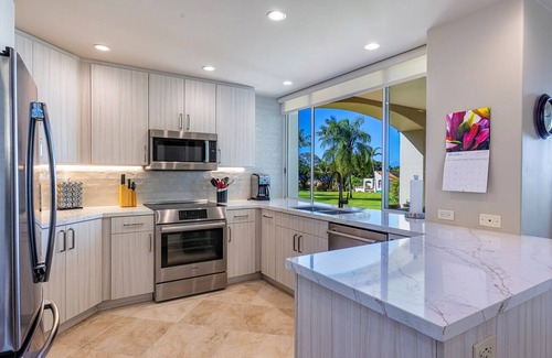 Wailea Condo | No stairs inside or out! Beautifully remodeled Palms at Wailea 503