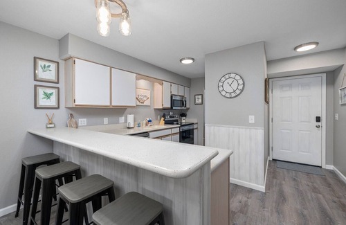 Table Rock Condo | No Stairs, Pointe Royale, Indoor Pool