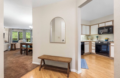 Table Rock Condo | NO STEP ACCESS Spacious Condo in Gated Pointe Royale Golf Village NEW LISTING!