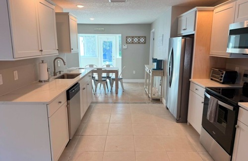 Indian Rocks Beach House | No storm damage/Heated Pool/Arcade/shuffleboard