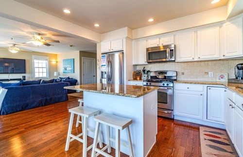 North End Condo | No Taxes, elevator, king bed, beach tags and parking