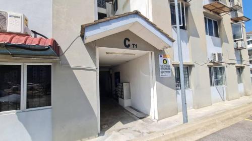 Bukit Jalil Apartment | NO TOURIST 4th floor NO LIFT Comfortable 3 Room 6pax Bkt Jalil 1 free parking