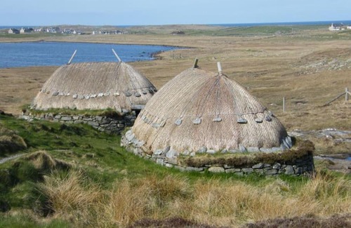 Arnol House | No1 Dalbeg, a Hebridean Escape and your Adventure.