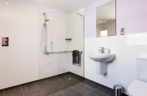 Birnam House | No27 Willowbank