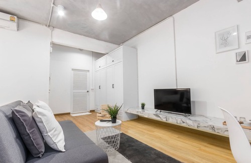 Asoke House | No4 Terrace House39 Newly Modern lounge