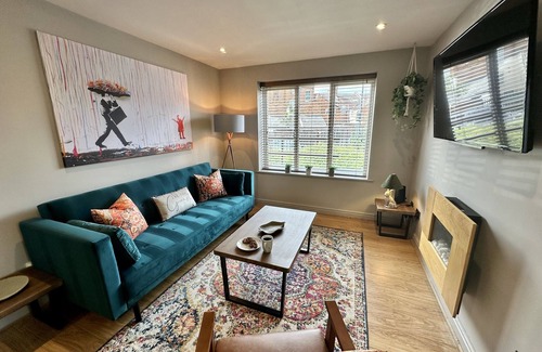Leamington Spa Apartment | No48 - 2-bed Boutique Apartment - Hosted by Hutch