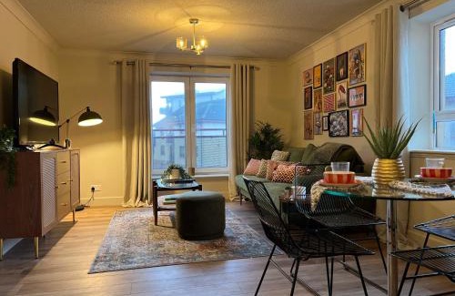 Ayr Apartment | No5 Ayr Beach - Coorie Doon Stays