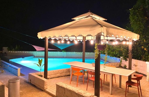 Capital Hill Villa | NO6 1 unit Angel swimming pool villa