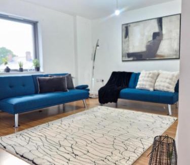 Leabridge Apartment | No8 Luxury Stays 4min walk City links Park Canal