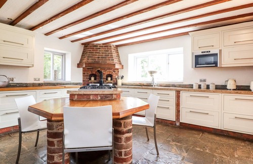 Hambleton Cottage | NOAH'S BARN, pet friendly, with hot tub in Hambleton, Lancashire