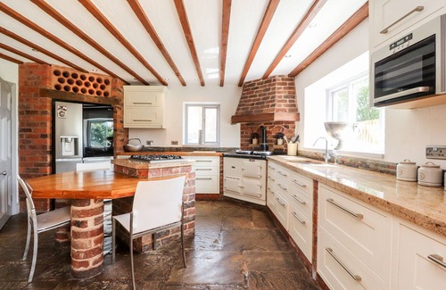 Hambleton Cottage | NOAH'S BARN, pet friendly, with hot tub in Hambleton, Lancashire