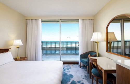 Newcastle East Hotel | NOAH'S On The Beach