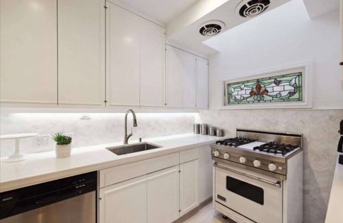 Lower Nob Hill House | Nob Hill Mini-Mansion, Spacious 4-Bedroom Residence in Charming San Francisco