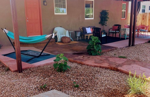 Nob Hill House | Nob Hill’s Casa Flamingo: King & Queen beds, Safe, Prime Location, Large Yard.