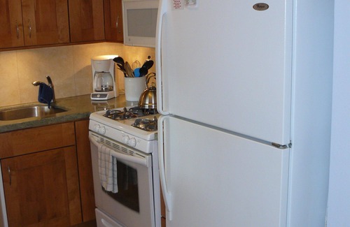 Kihei Condo | nOcean View ! Steps to beach, shops , restaurants !