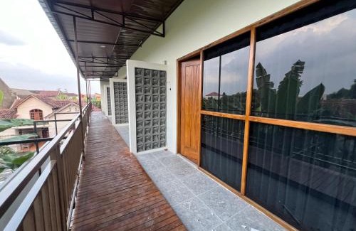 Colomadu Hotel | Nofrah House Syariah Mitra RedDoorz