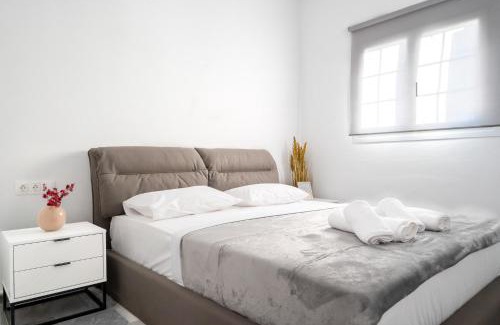Nea Cryssi Akti House | Noho Villas @ Sunlit house Paros