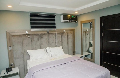 Surulere Hotel | Noir by Fortys
