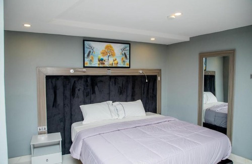 Surulere Hotel | Noir by Fortys
