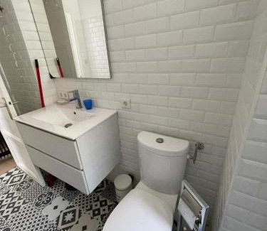 Old Tende Apartment | Noir et Blanc