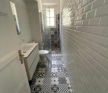Old Tende Apartment | Noir et Blanc