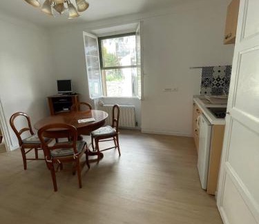 Old Tende Apartment | Noir et Blanc