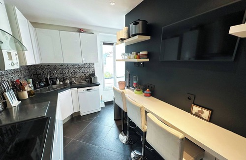 8th Arrondissement Apartment | Noise-free luxury apartment
