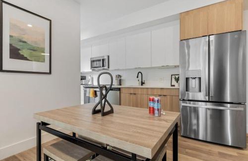 Truxton Circle Apartment | NoMa Convenience 2-BR Near Metro Union Market