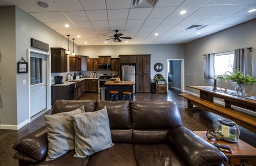 Leola House | Nomad Lodge - Start your adventure here!