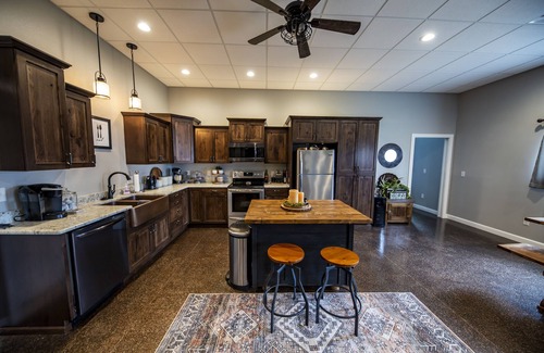 Leola House | Nomad Lodge - Start your adventure here!