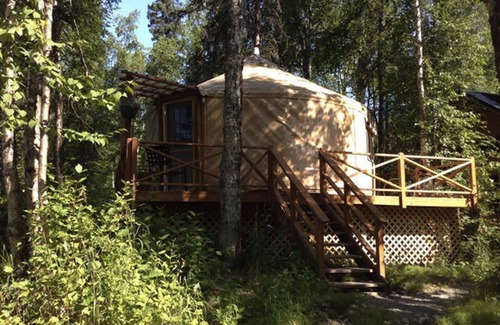 Talkeetna Apartment | Nomad Yurt, #4, Sauna, Family Gatherings, fire pits, walking distance to town