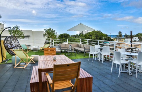 Santurce Hostel | Nomada Urban Beach Hostel- Calle Loiza
