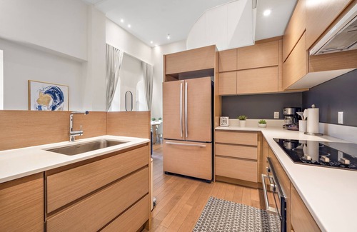International District Apartment | Nomade MTL, Old MTL, 4 Beds 2.5 Ba, Penthouse