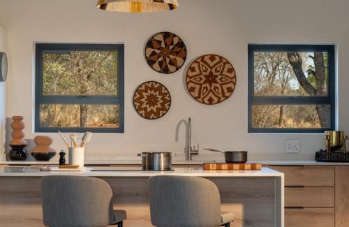 Hoedspruit Villa | Nomads Den Safari Villas - Heated Pools and Riverbed views