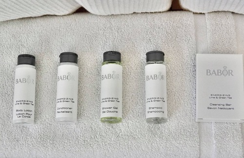 Harcourt Resort | Nomi - King Suite (314)
