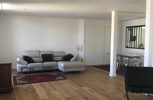 Merignac House | Non-adjoining renovated shop "the countryside in the city
