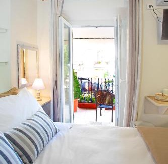 Old Town Apartment | Nona's Studio