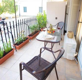 Old Town Apartment | Nona's Studio