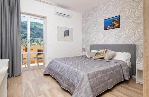 Sorrento Apartment | Nonno Angelo - 4 Bedrooms with Free Parking & Seaview Balcony