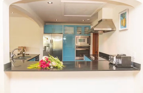 Freetown Apartment | Nonsuch Bay 3 bedroom duplex private apartmentnn