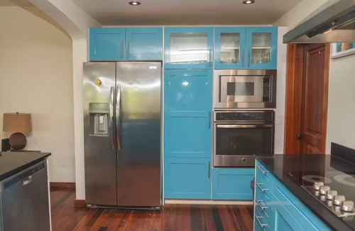 Freetown Apartment | Nonsuch Bay 3 bedroom duplex private apartmentnn