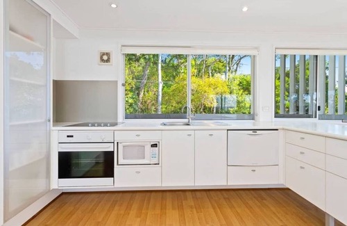 Noosa Heads Apartment | Noosa Escape 2BR Ocean Views, Walk to Beach
