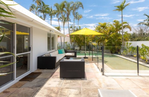 Noosa Heads House | Noosa Heads Beach House - Walk to Main Beach & Little Cove