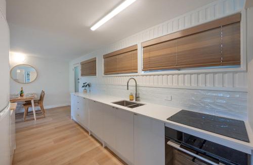 Noosa Heads Apartment | Noosa Hideaway 2 Bed Little Cove Noosa 200m to Beach