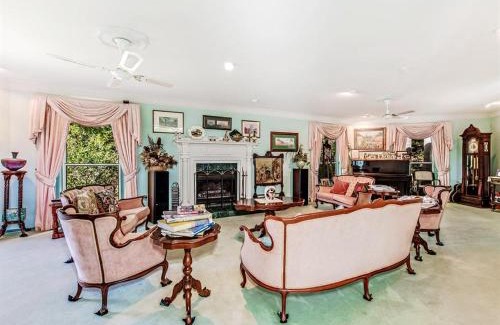 Cooran House | Noosa Hinterland Spectacular Boutique Guesthouse