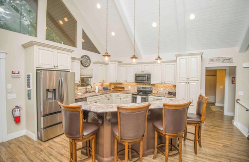 Big Creek House | Nor Largo Lake House | Private Dock + 2 Boat Slip, Hot Tub, Fire Pit