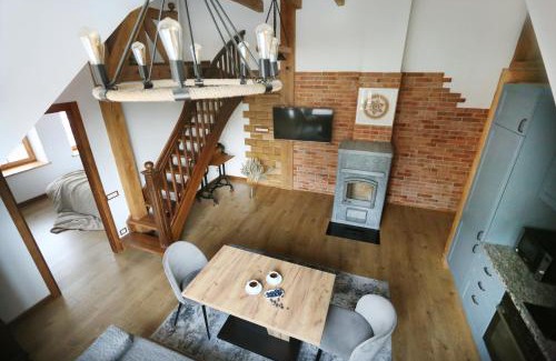 Nida Apartment | Nora Berry