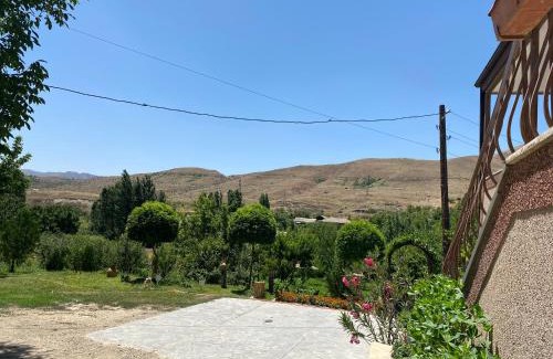 Chʼiva House | Noravank B&B