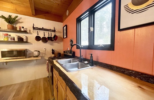 Jay Ski Chalet | Nordic Chalet with Modern Interior and Sauna
